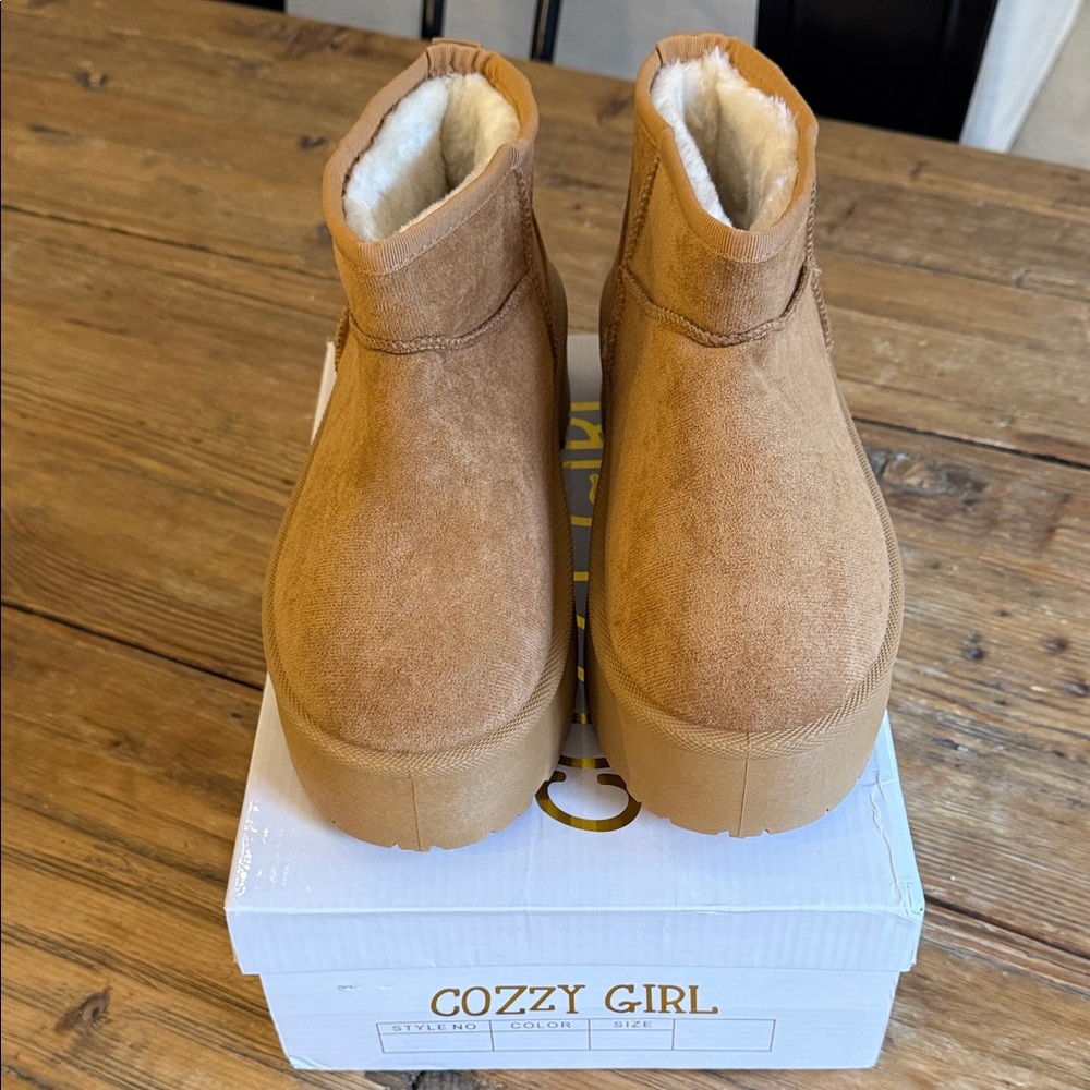 Women's Tan Winter Boots NWT
